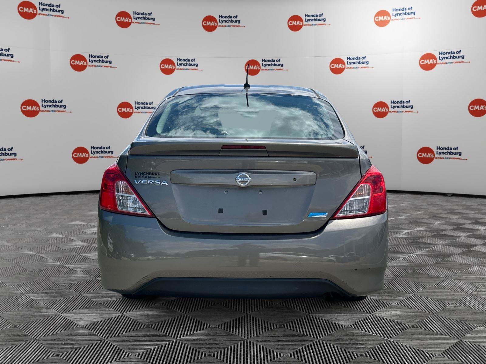 Used 2015 Nissan Versa S Plus FWD image 4