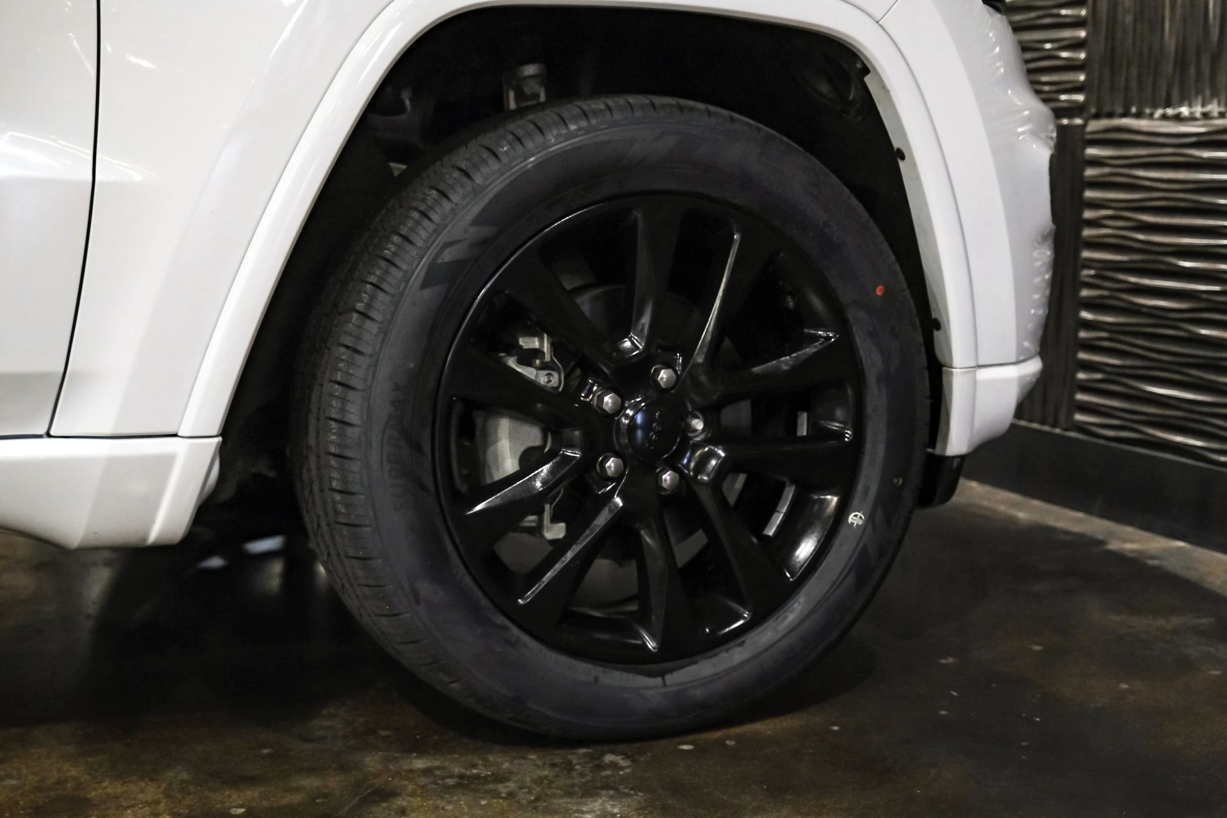 Used 2018 Jeep Grand Cherokee Altitude AWD/4WD image 53