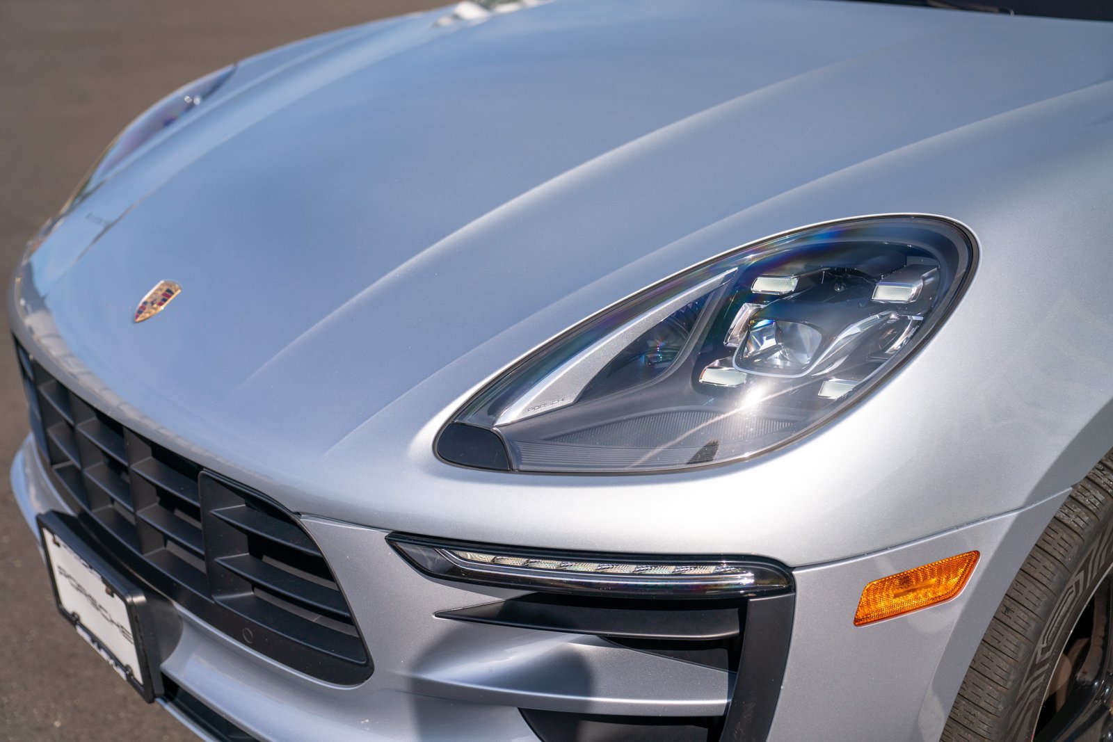 Certified 2017 Porsche Macan GTS AWD/4WD image 30