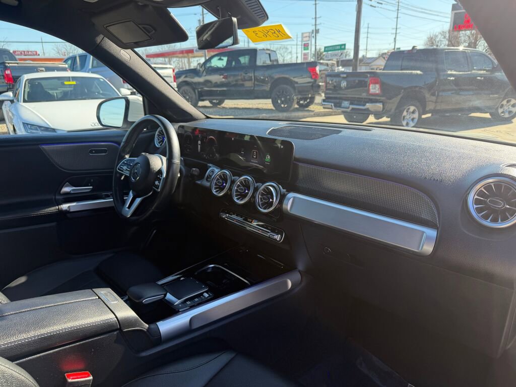 Used 2022 Mercedes-Benz GLB 250 4MATIC image 28
