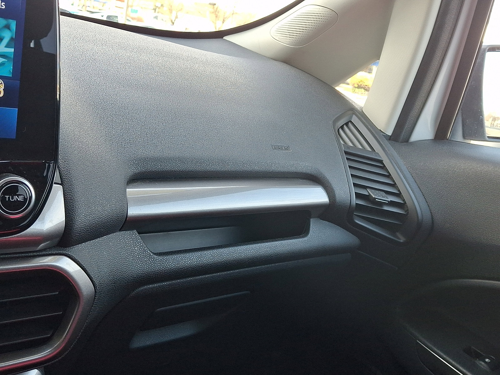 Certified 2022 Ford EcoSport SE image 25