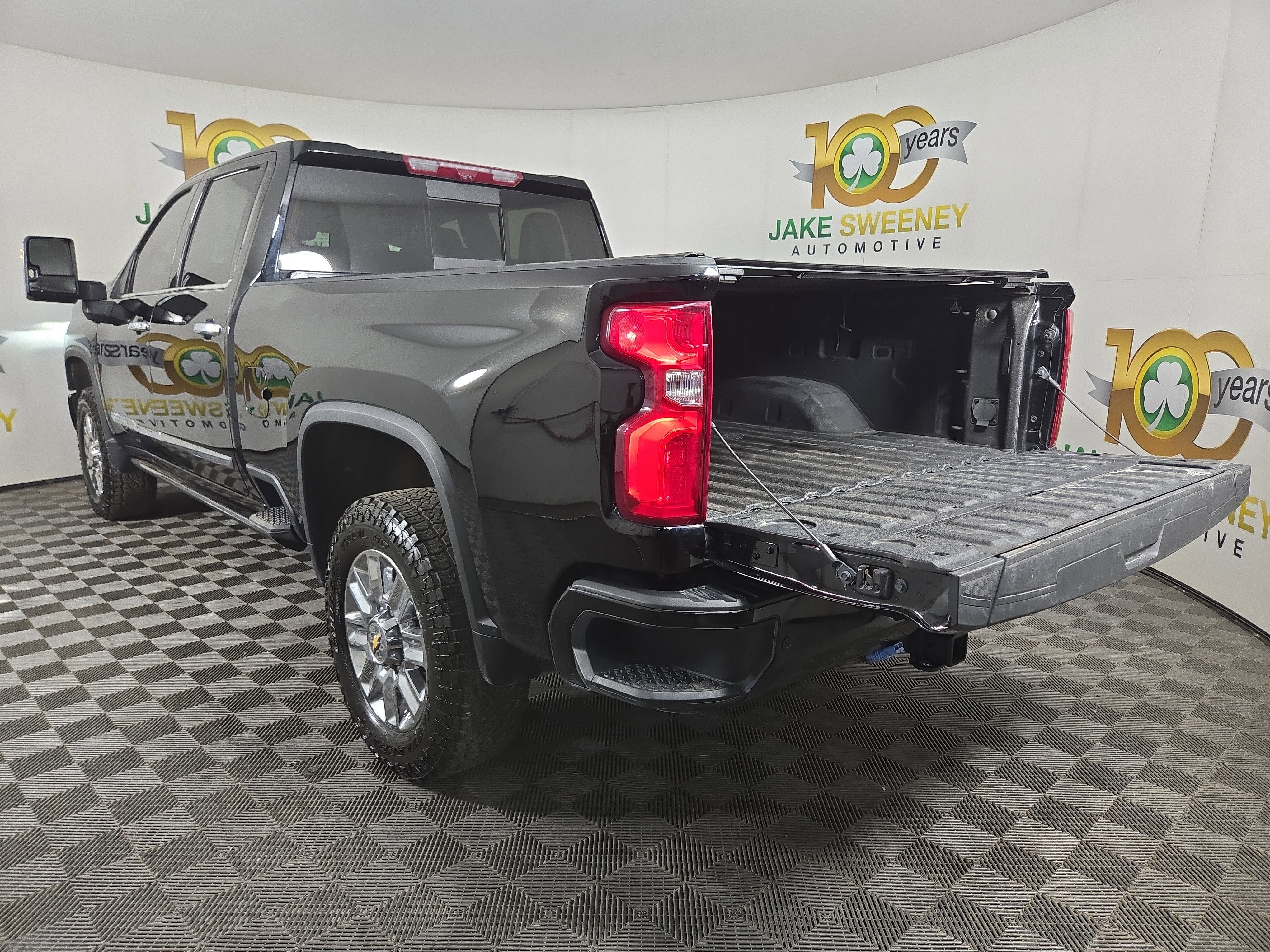 Certified 2024 Chevrolet Silverado 3500 High Country w/ High Country Premium Package image 34