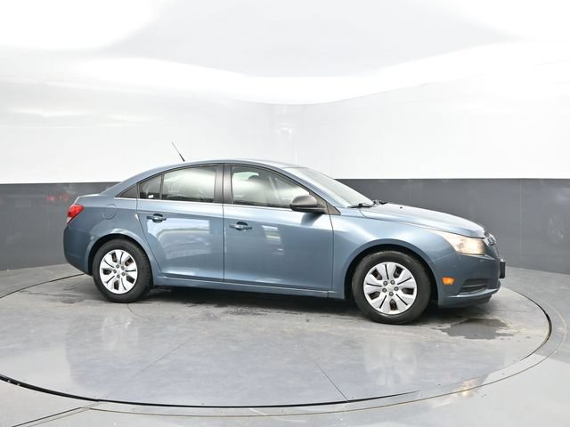Used 2012 Chevrolet Cruze LS FWD image 3