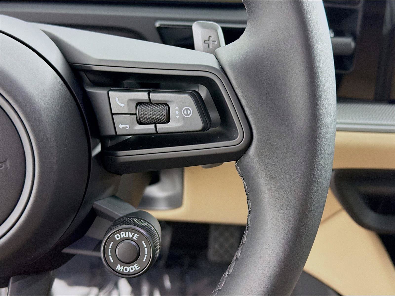 New 2026 Porsche Cayenne Coupe AWD/4WD image 15