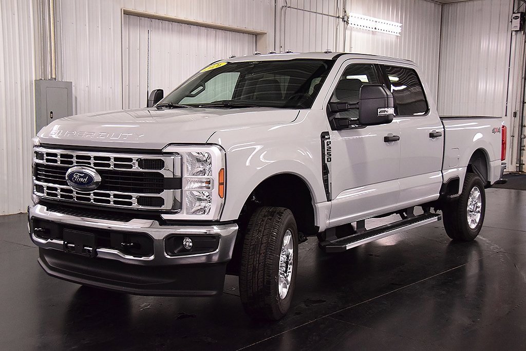 New 2026 Ford F250 XLT image 3