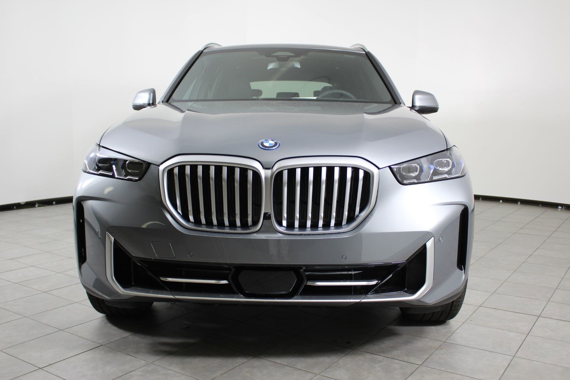 New 2026 BMW X5 xDrive50e w/ Executive Package AWD/4WD image 6