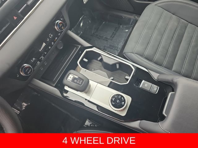 Used 2025 Mitsubishi Outlander Trail Edition image 27