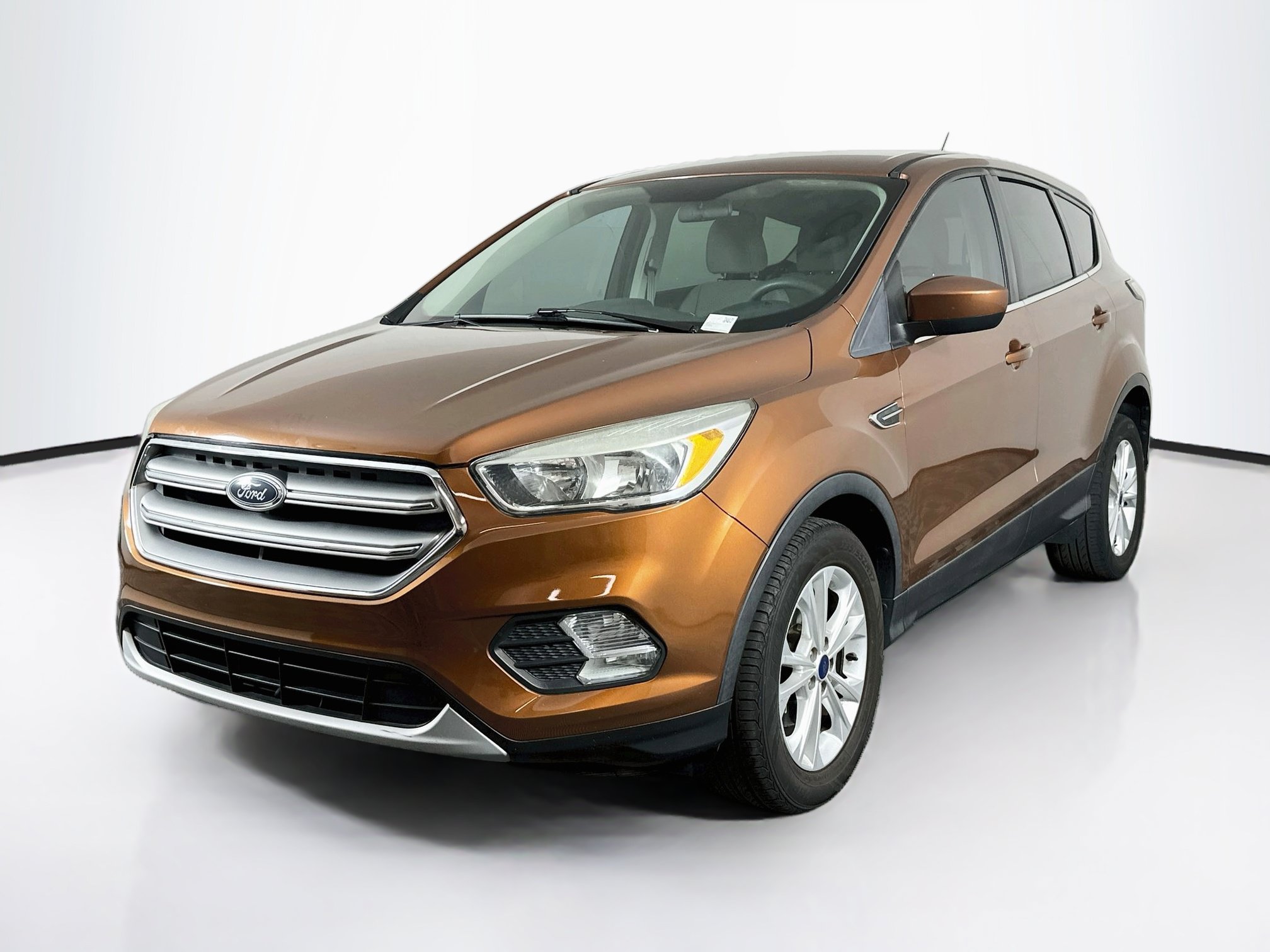 Used 2017 Ford Escape SE FWD image 3