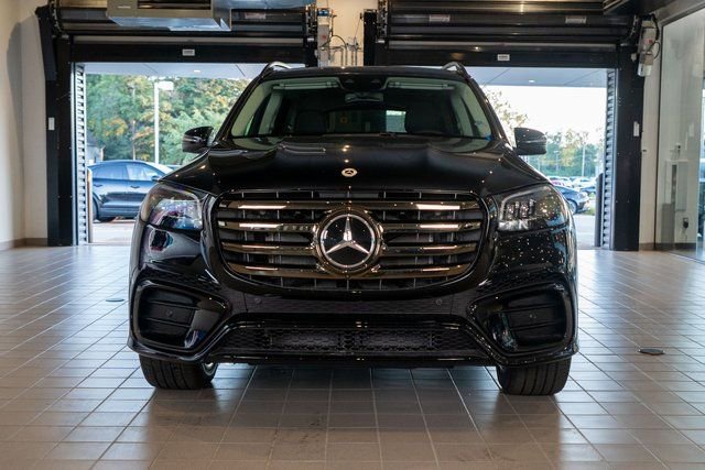 Used 2026 Mercedes-Benz GLS 450 4MATIC image 2