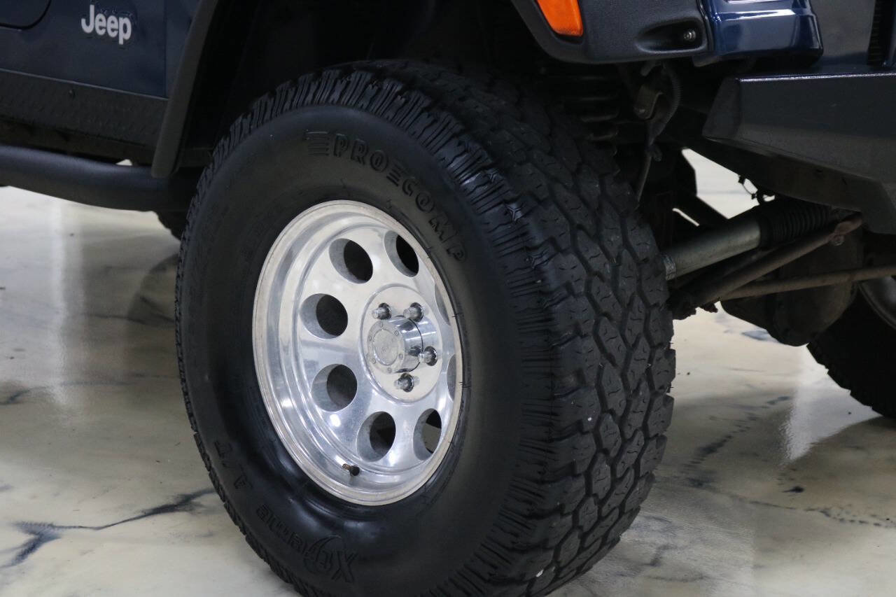 Used 2004 Jeep Wrangler Rubicon AWD/4WD image 7