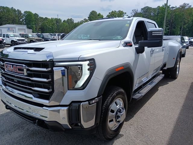 Used 2026 GMC Sierra 3500 SLT w/ SLT Premium Package AWD/4WD image 17