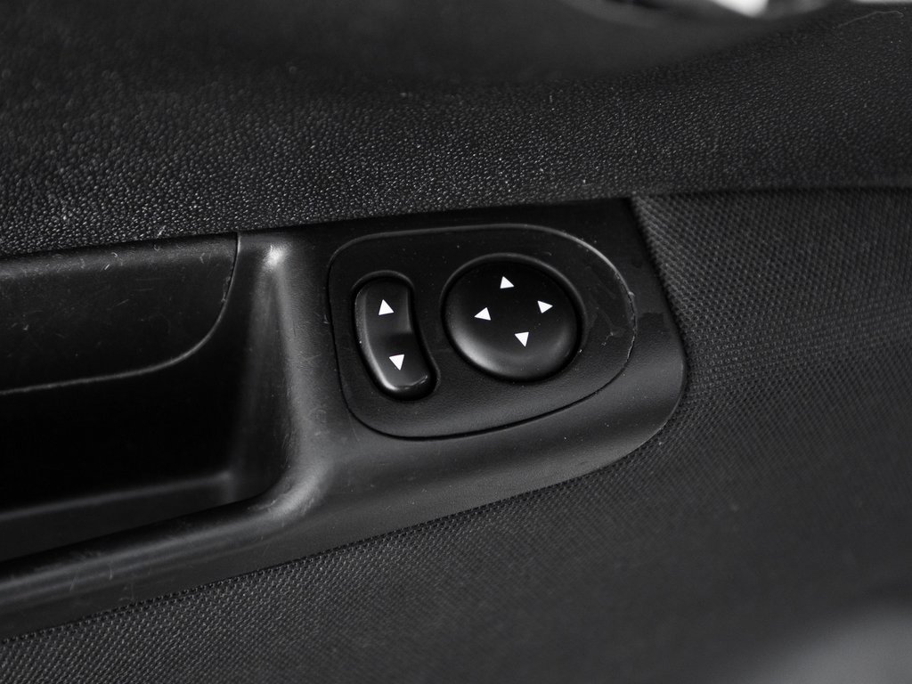 Used 2015 FIAT 500 Abarth w/ Comfort/Convenience Group image 16