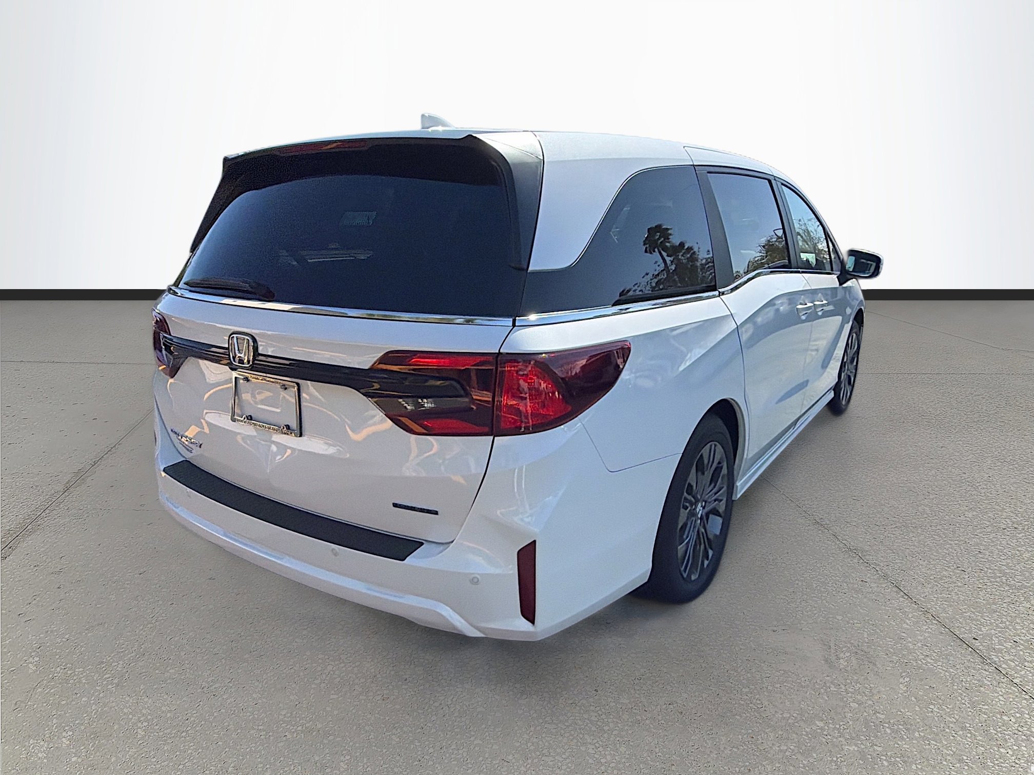 New 2026 Honda Odyssey Touring image 3