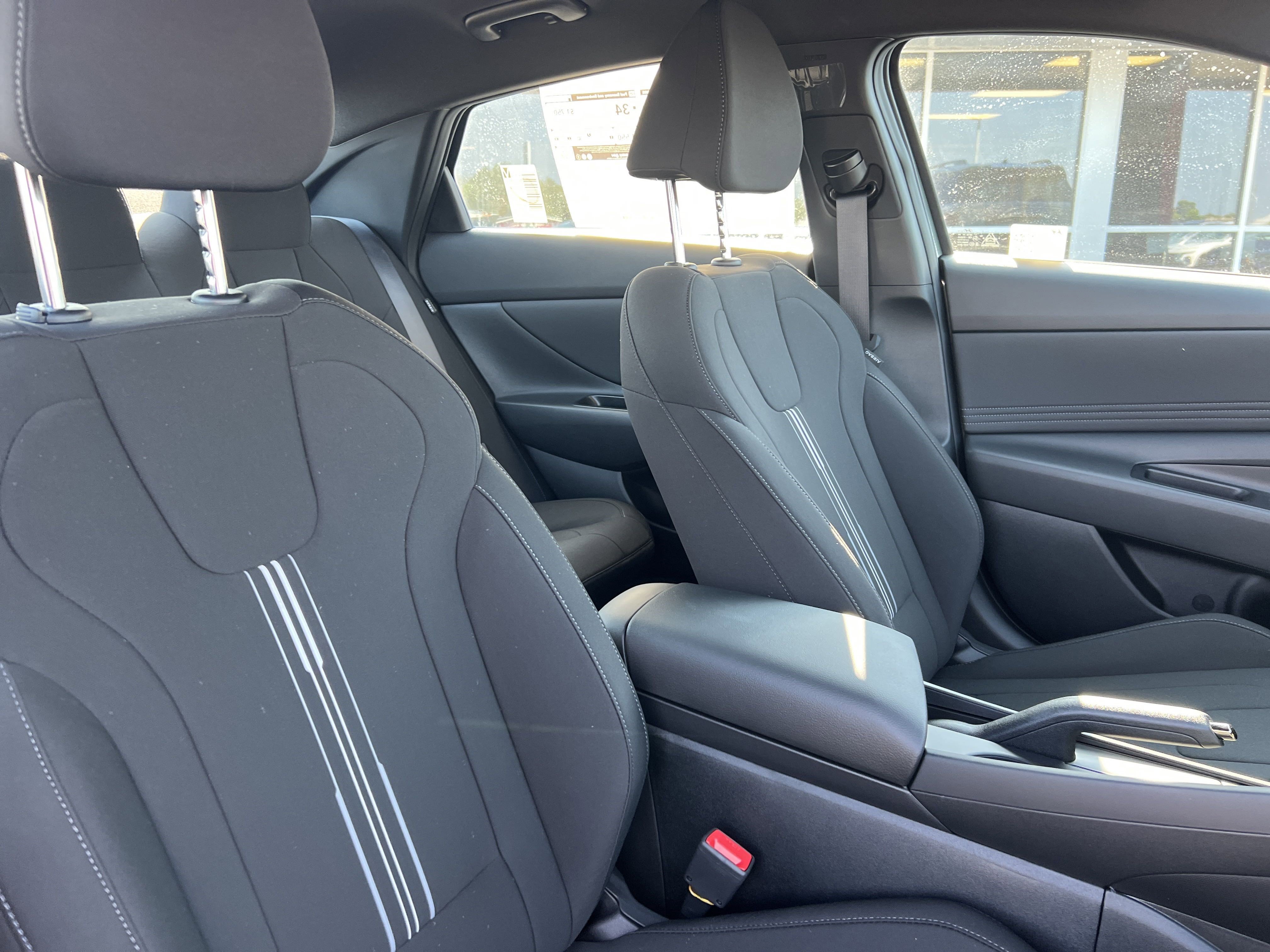 Used 2025 Hyundai Elantra Sport image 7