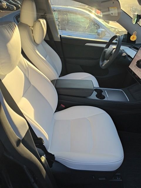 Used 2023 Tesla Model Y Long Range image 19