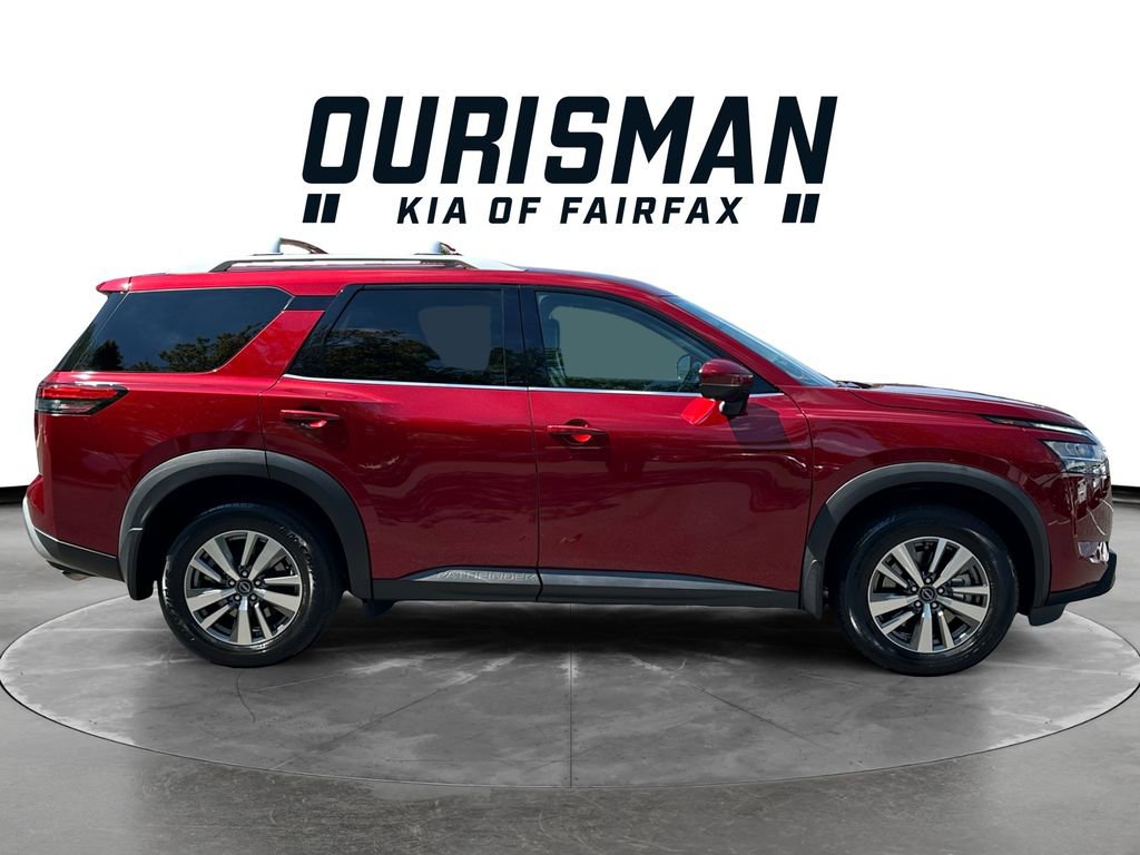Used 2023 Nissan Pathfinder SL AWD/4WD image 7