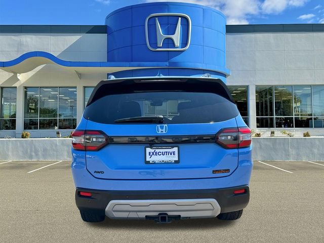 Used 2025 Honda Pilot TrailSport image 3