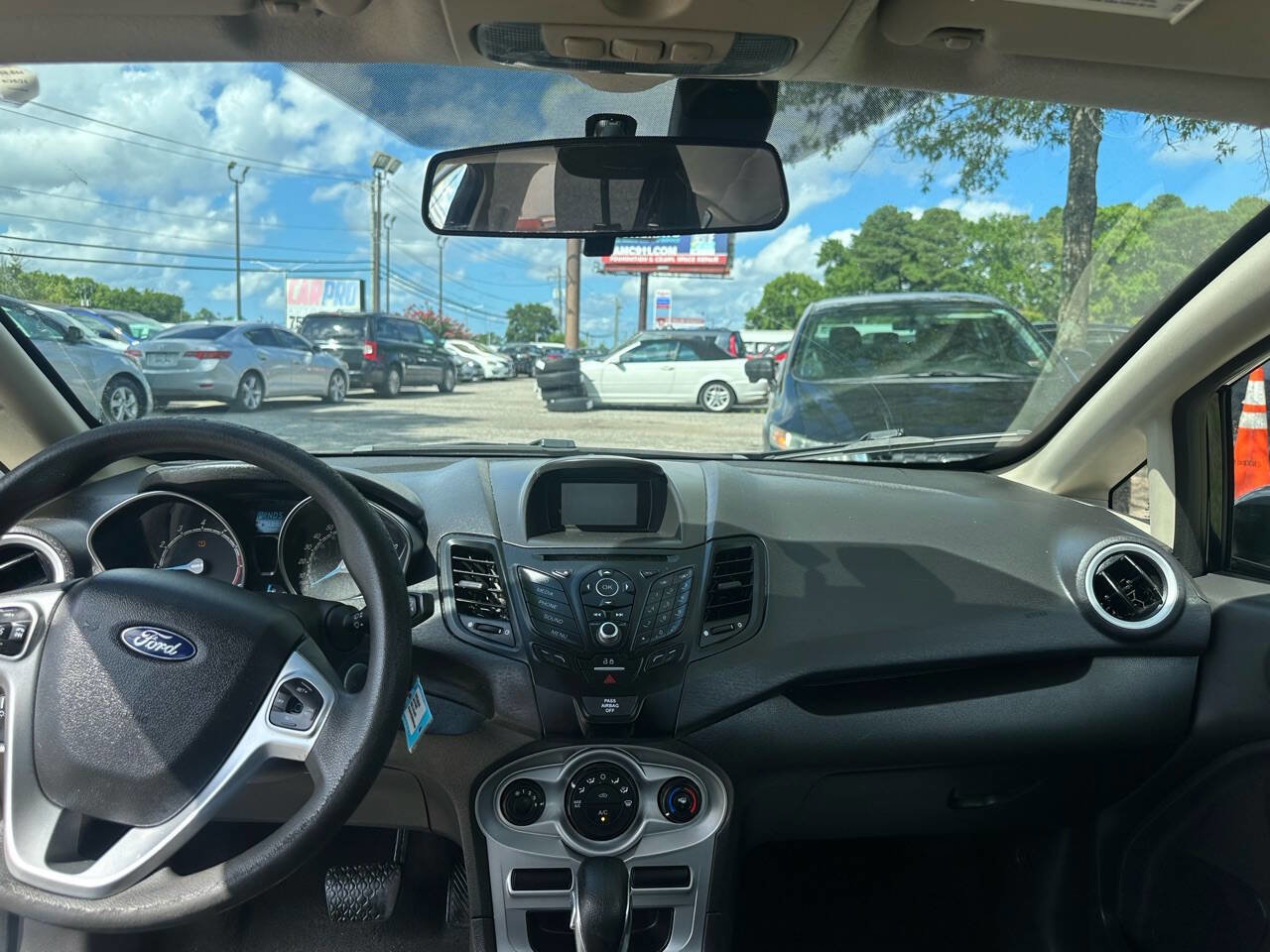Used 2019 Ford Fiesta SE FWD image 9