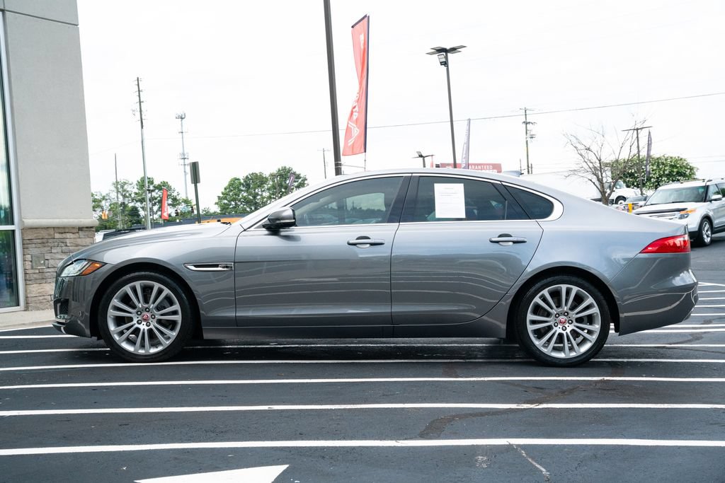 Used 2020 Jaguar XF Premium RWD image 19