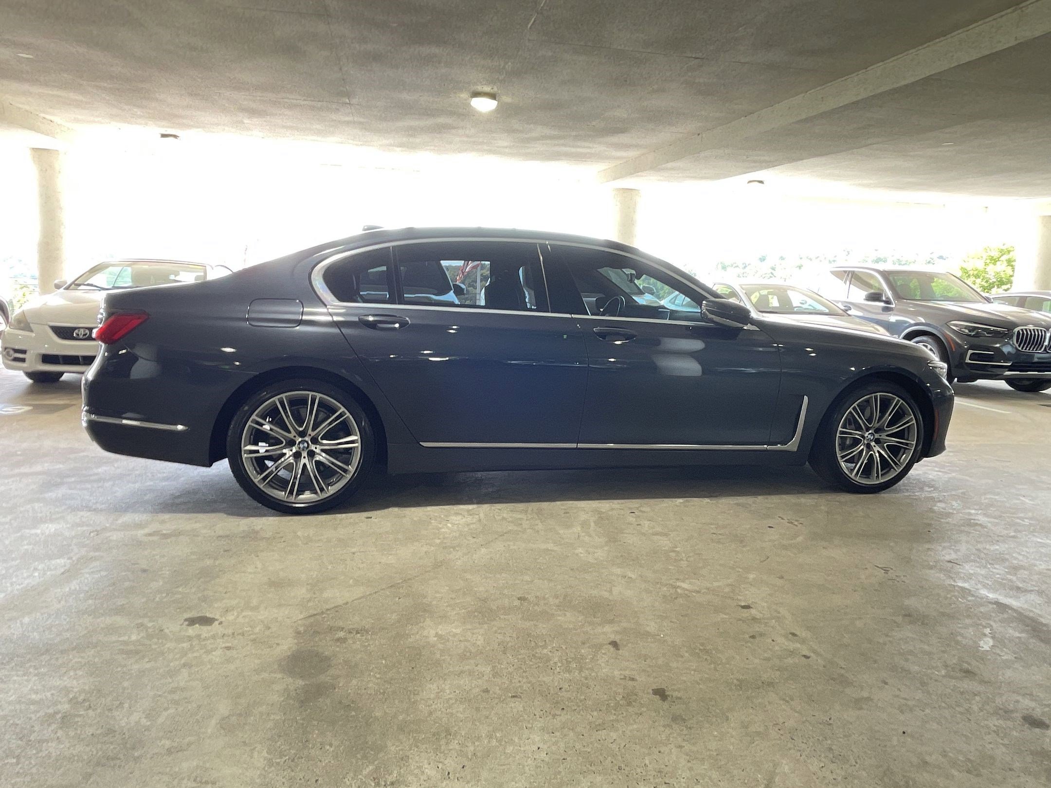 Used 2020 BMW 740i w/ Premium Package RWD image 6