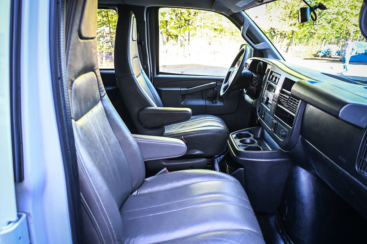 Used 2017 Chevrolet Express 2500 LS RWD image 16
