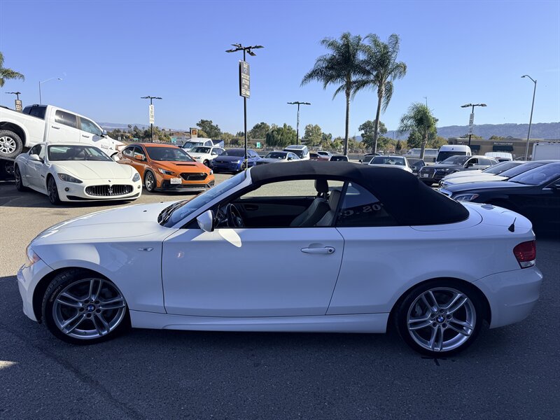 Used 2011 BMW 135i Convertible RWD image 4