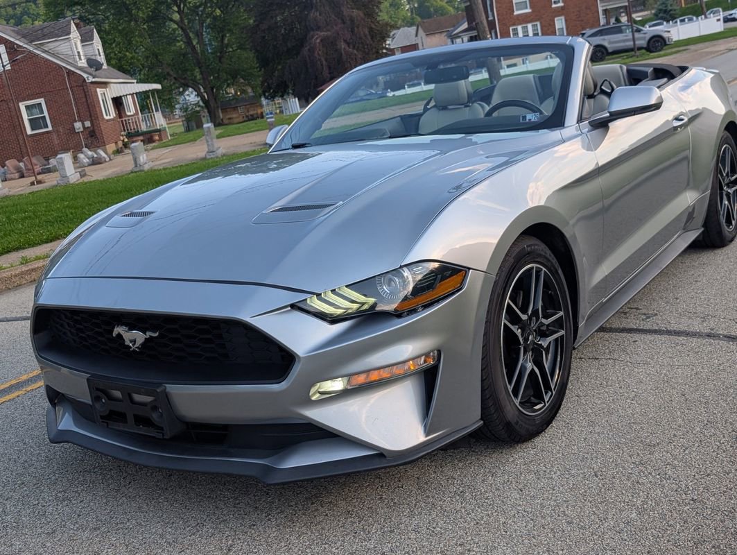 Used 2020 Ford Mustang Premium RWD image 19