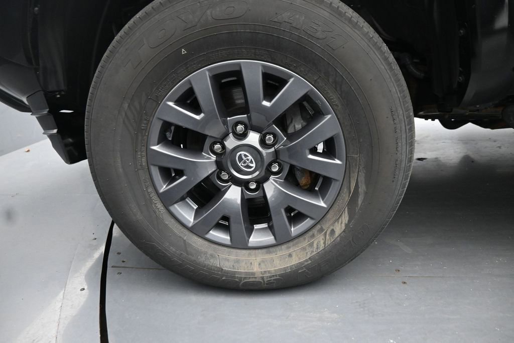 Used 2023 Toyota Tacoma SR5 AWD/4WD image 14