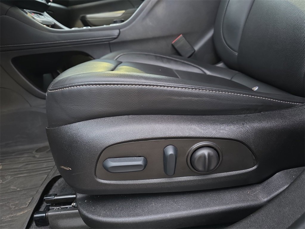 Certified 2023 GMC Acadia SLT w/ Preferred Package image 32