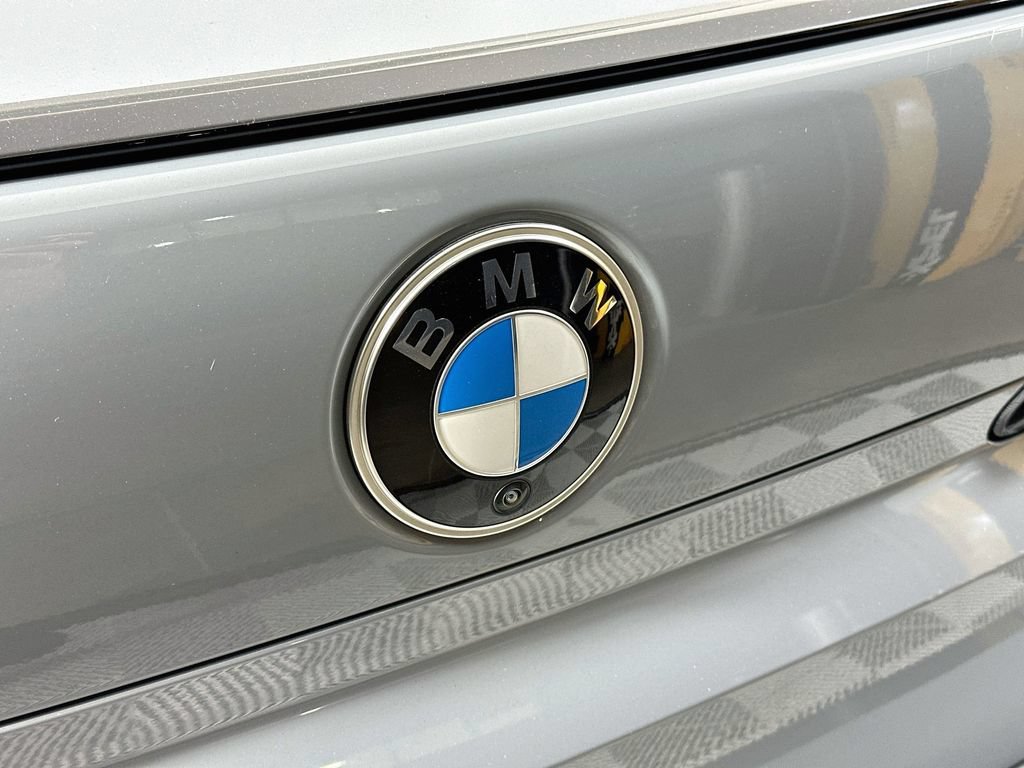 Used 2023 BMW 740i w/ Parking Assistance Package RWD image 33