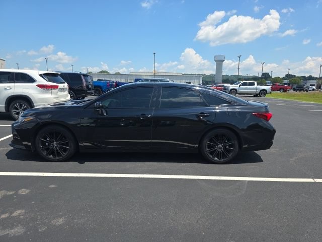 Used 2021 Toyota Avalon XSE FWD image 3