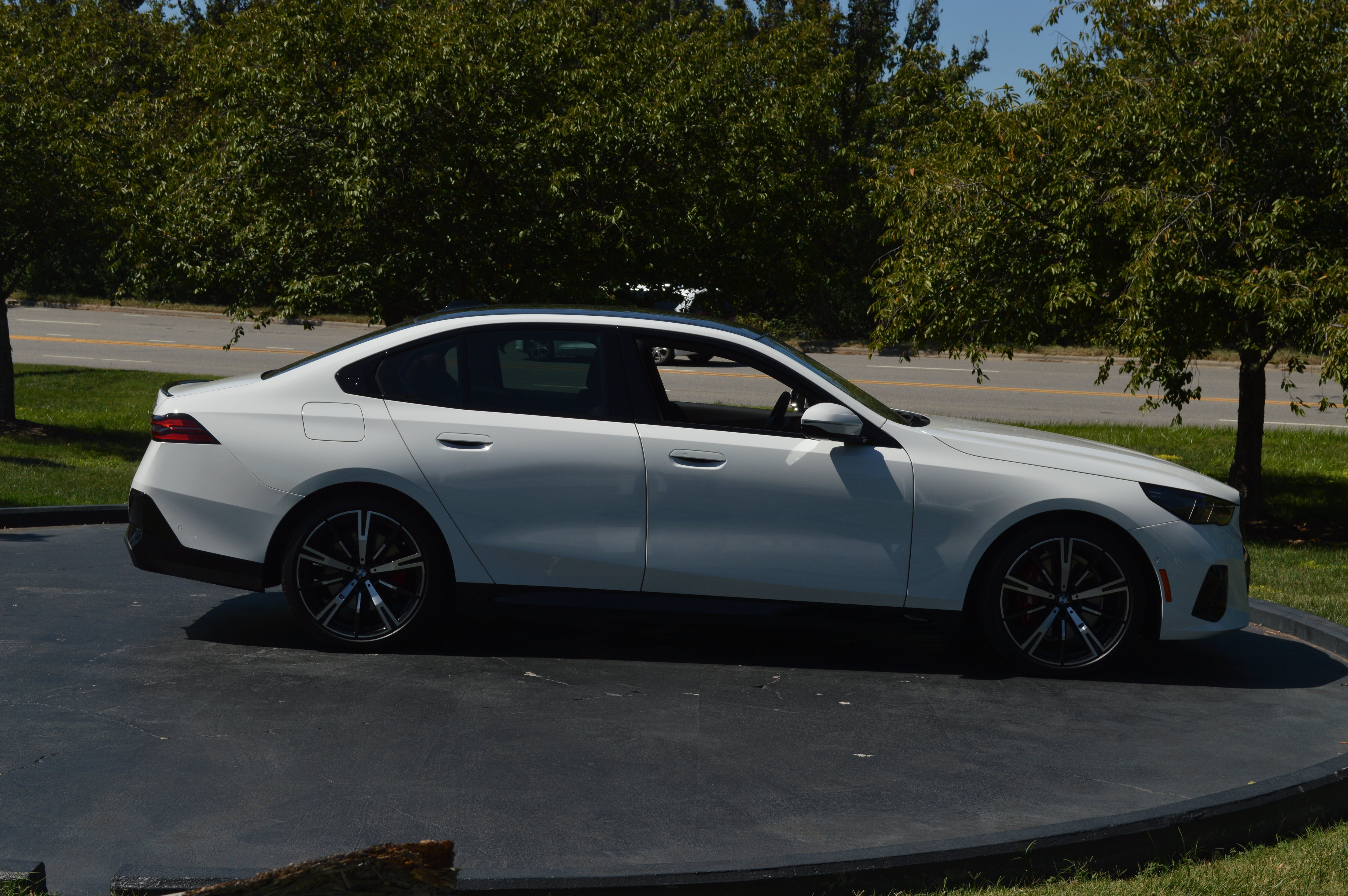 Certified 2026 BMW 530i xDrive w/ M Sport Package AWD/4WD image 12