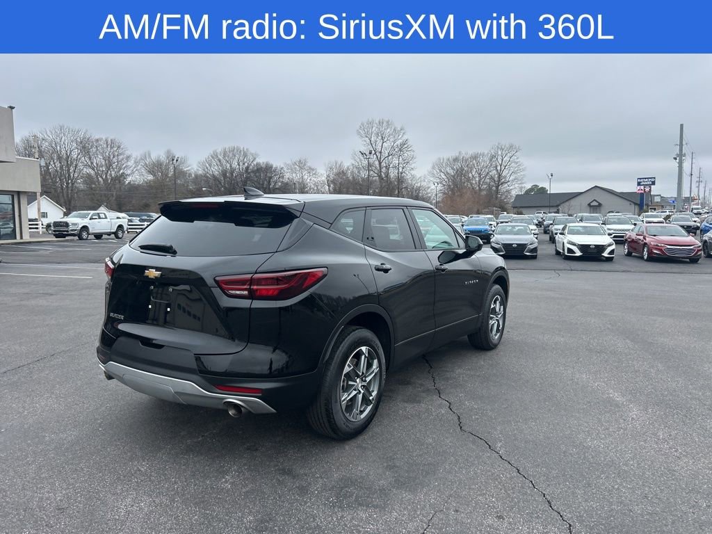 Used 2025 Chevrolet Blazer LT image 4