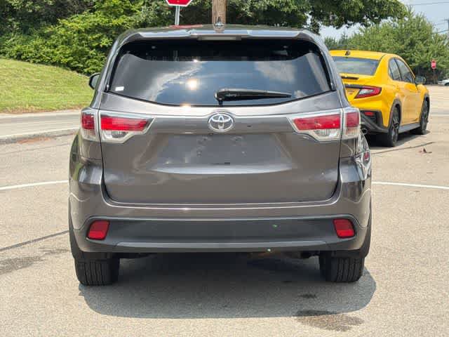 Used 2016 Toyota Highlander Plus AWD/4WD image 4
