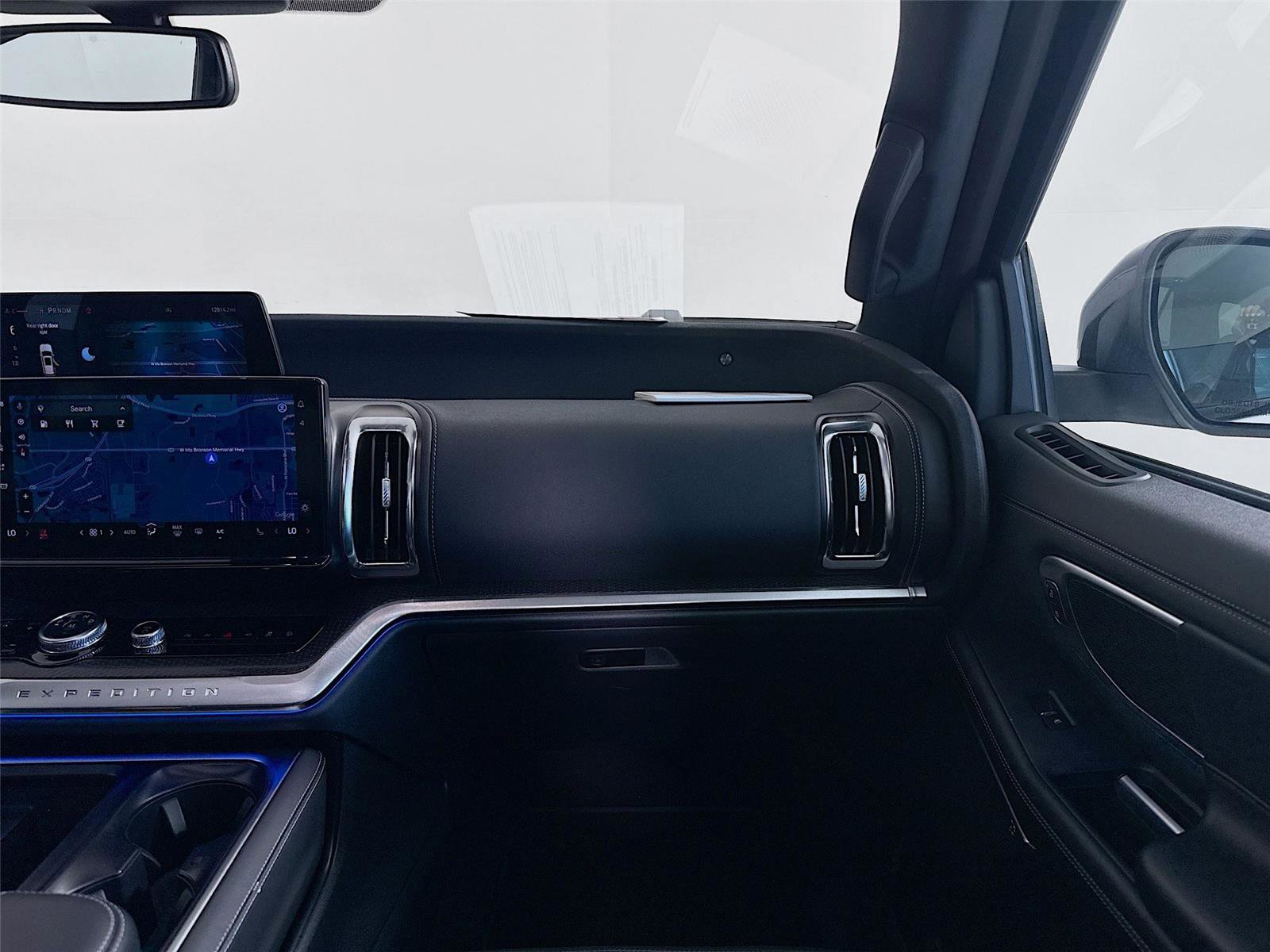 Used 2025 Ford Expedition Max Platinum w/ Stealth Performance Package image 27