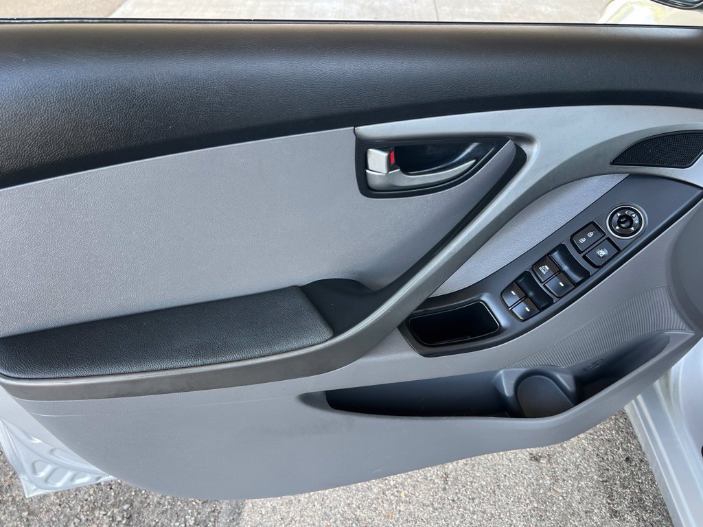 Used 2016 Hyundai Elantra SE FWD image 7