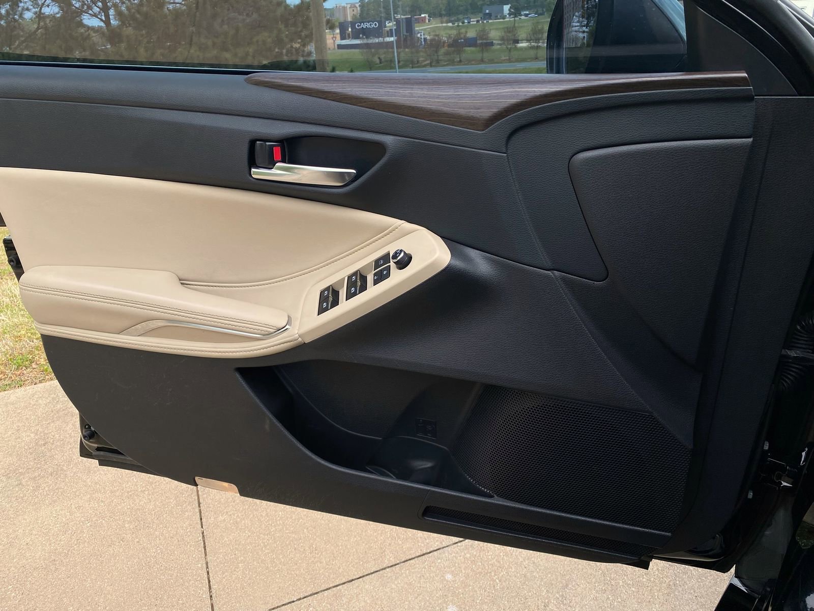 Used 2021 Toyota Avalon XLE w/ Moonroof Package image 26