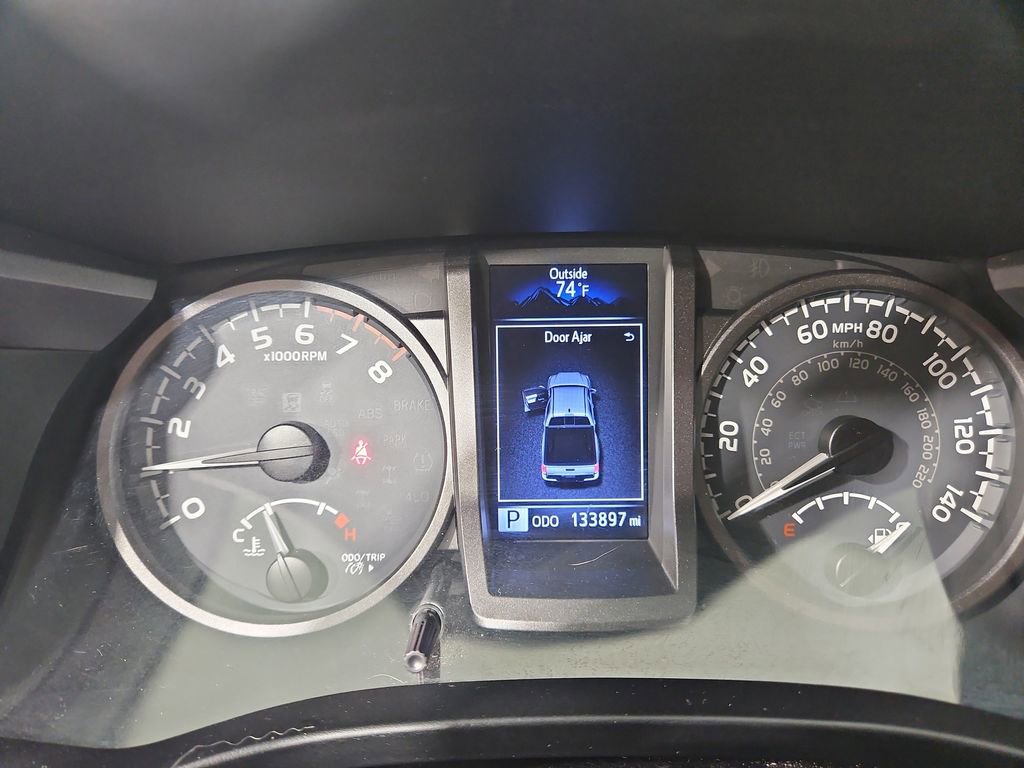 Used 2018 Toyota Tacoma TRD Off-Road image 15