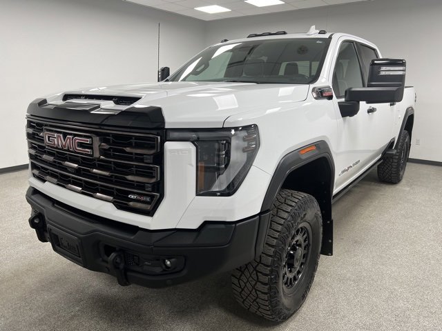 Used 2025 GMC Sierra 2500 AT4X w/ AT4X AEV Edition image 4