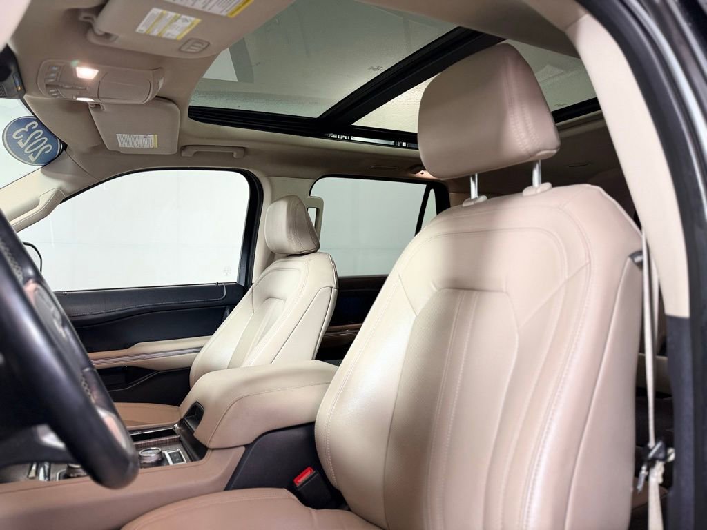 Used 2023 Ford Expedition Limited image 19