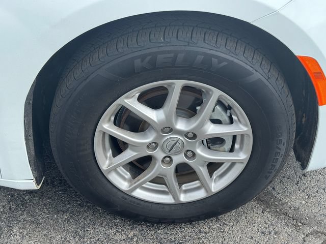 Certified 2024 Chrysler Pacifica Touring-L FWD image 9
