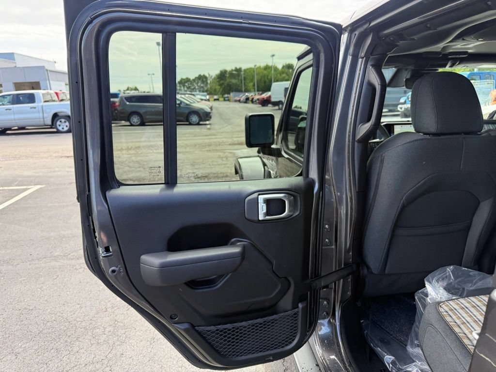 New 2026 Jeep Gladiator Sport AWD/4WD image 35