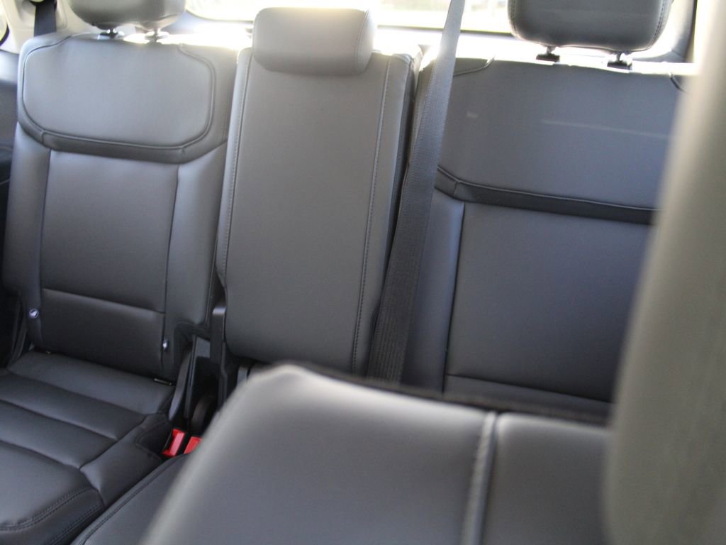 New 2026 Ford Expedition Active image 12