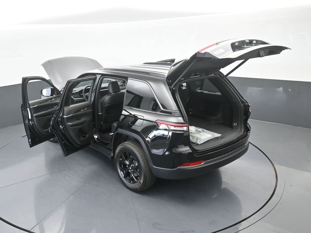 New 2026 Jeep Grand Cherokee Altitude RWD image 60