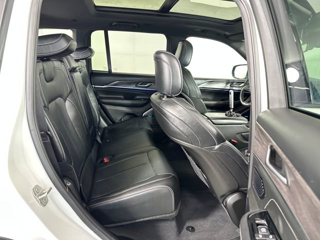 Used 2023 Jeep Grand Cherokee Overland image 27