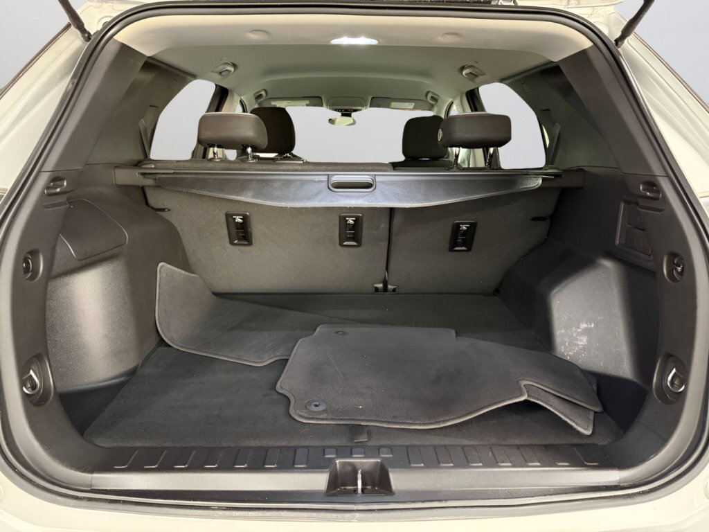 Used 2019 Chevrolet Equinox LT image 9