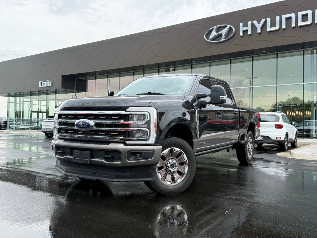 Used 2023 Ford F250 King Ranch w/ FX4 Off-Road Package AWD/4WD image 2