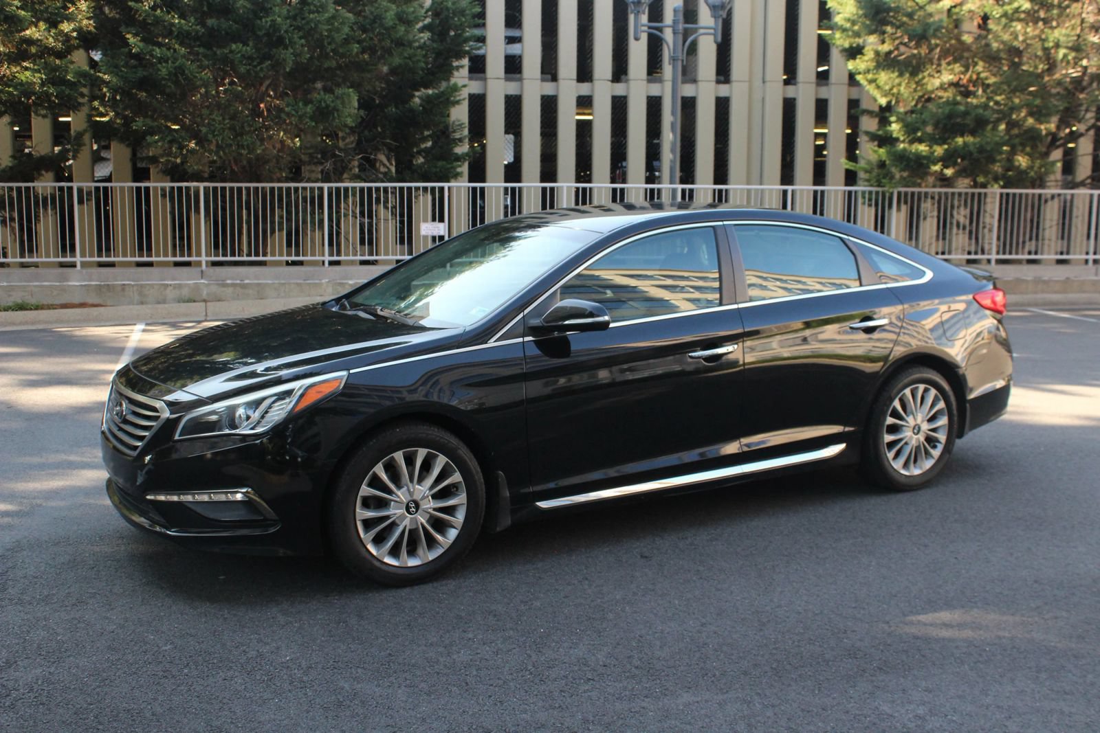 Used 2015 Hyundai Sonata Limited FWD image 12
