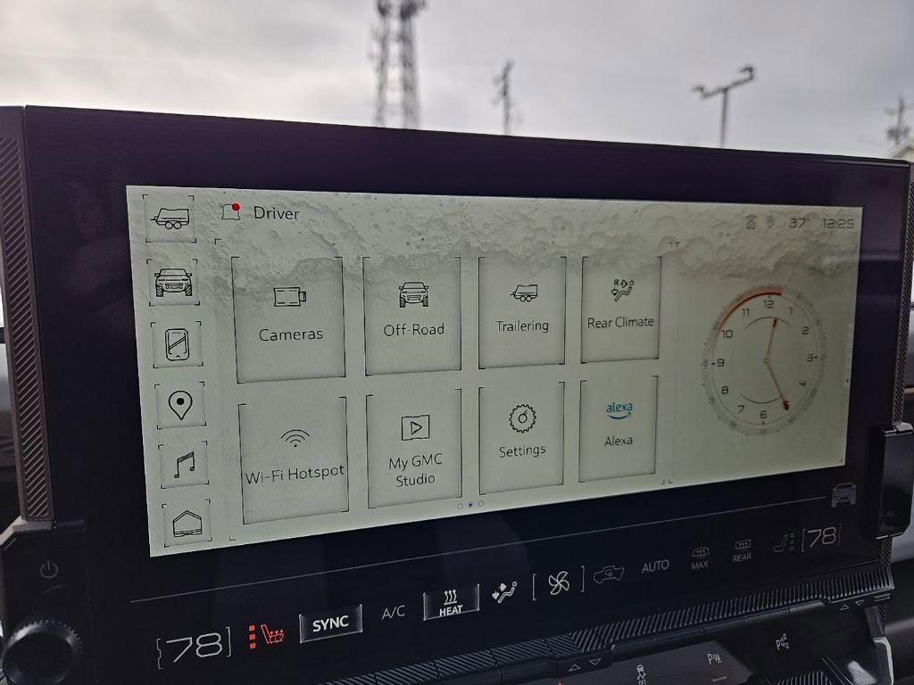 Used 2024 GMC Hummer EV 3X w/ Omega Edition image 35