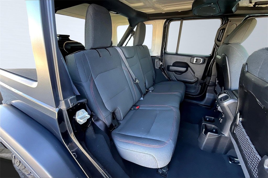 Used 2024 Jeep Wrangler Unlimited Rubicon image 26